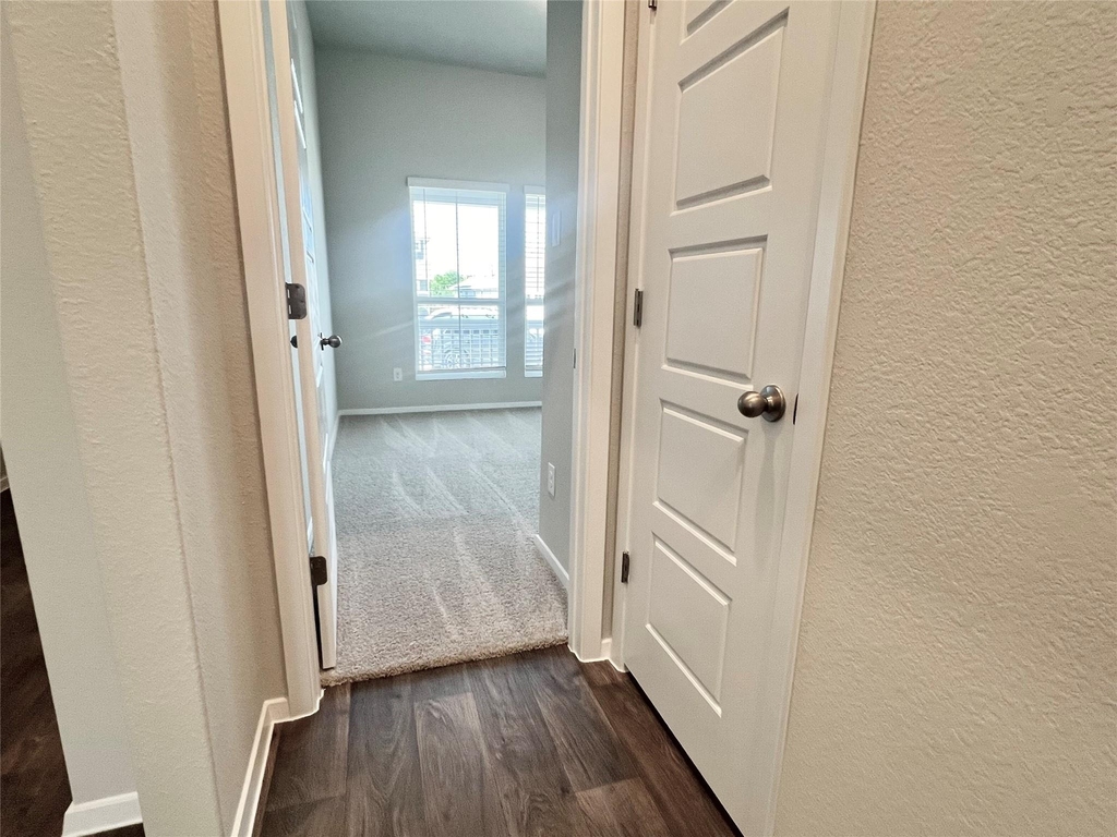 144 Edward R. Gaytan St - Photo 8
