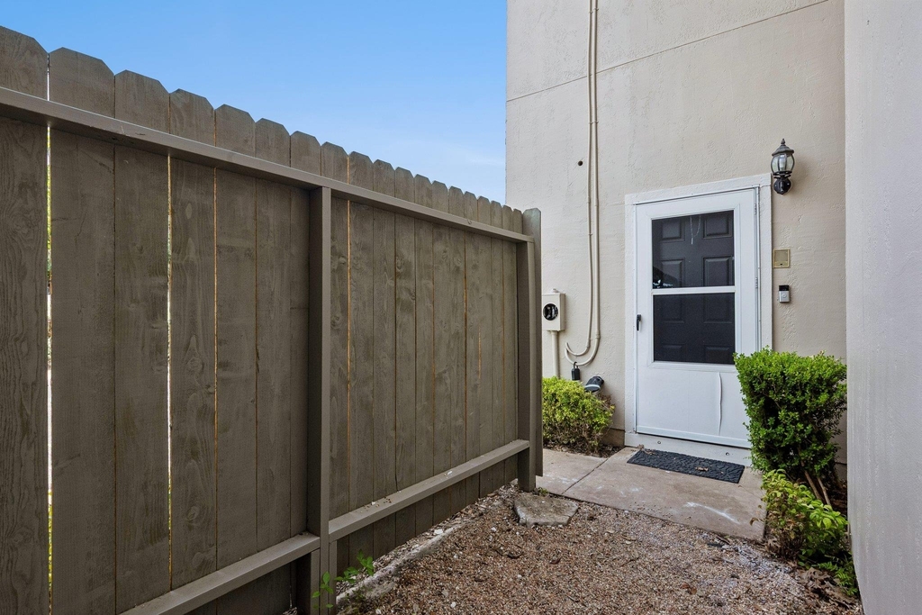 100 Lido Cir - Photo 13