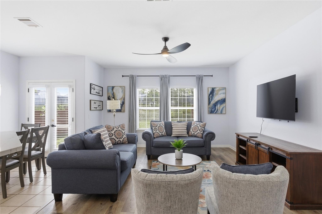 7510 Lazy Creek Dr - Photo 17