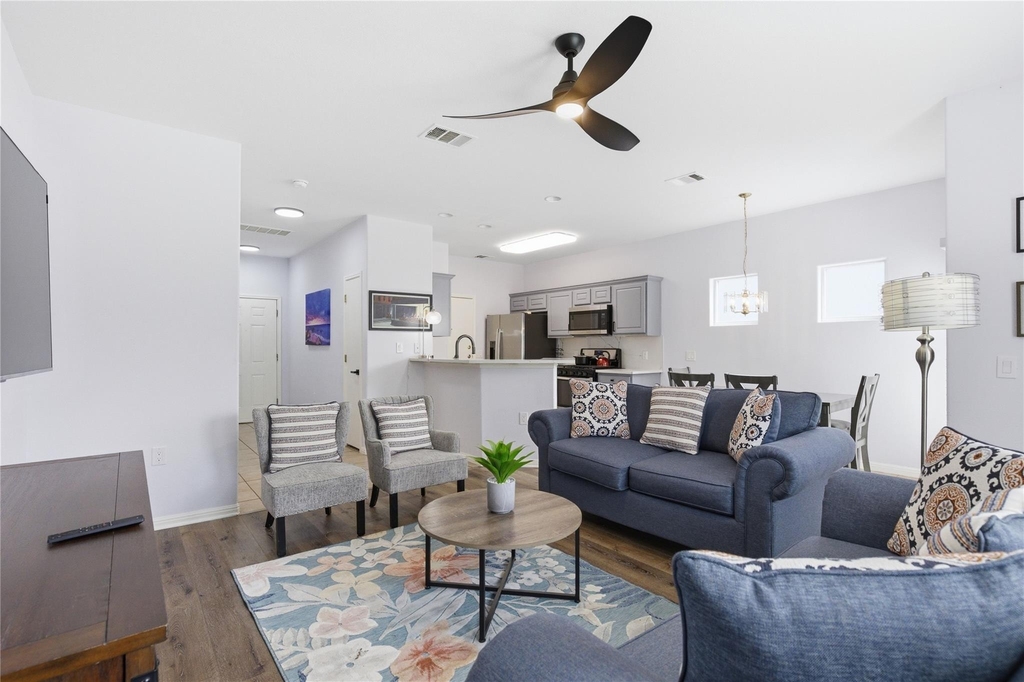 7510 Lazy Creek Dr - Photo 12