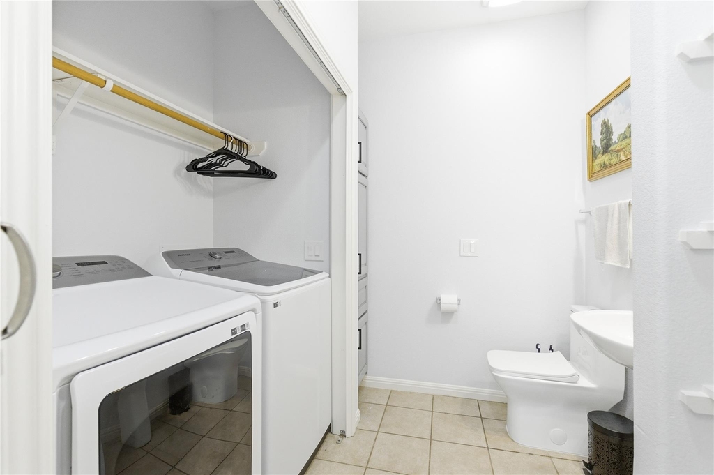 7510 Lazy Creek Dr - Photo 1