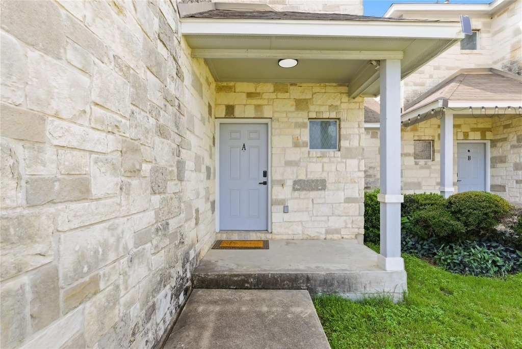 7510 Lazy Creek Dr - Photo 9