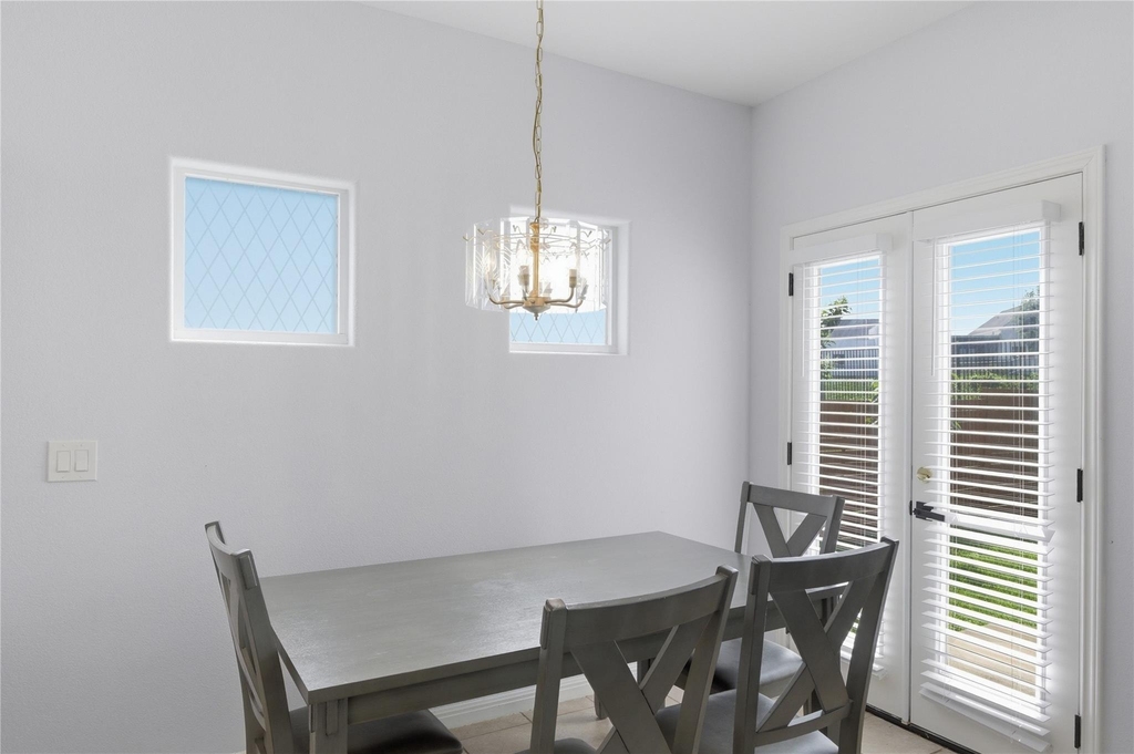 7510 Lazy Creek Dr - Photo 16