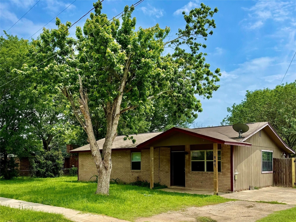 805 Laurel St - Photo 0