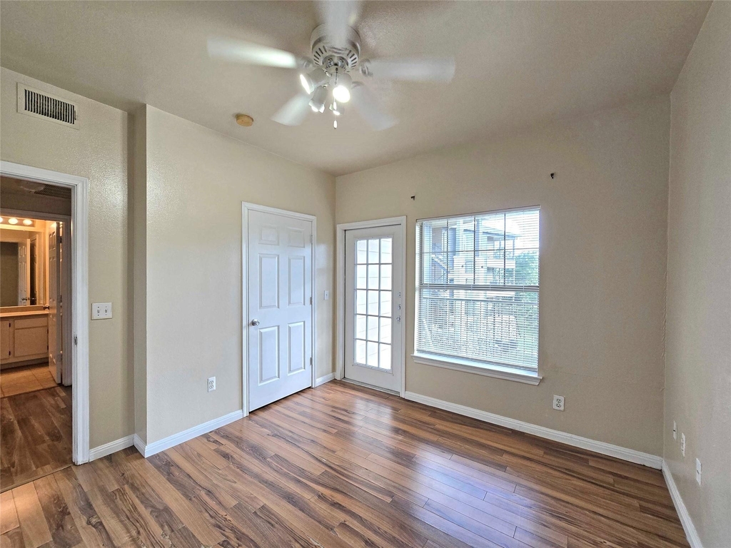 2320 Gracy Farms Ln - Photo 13
