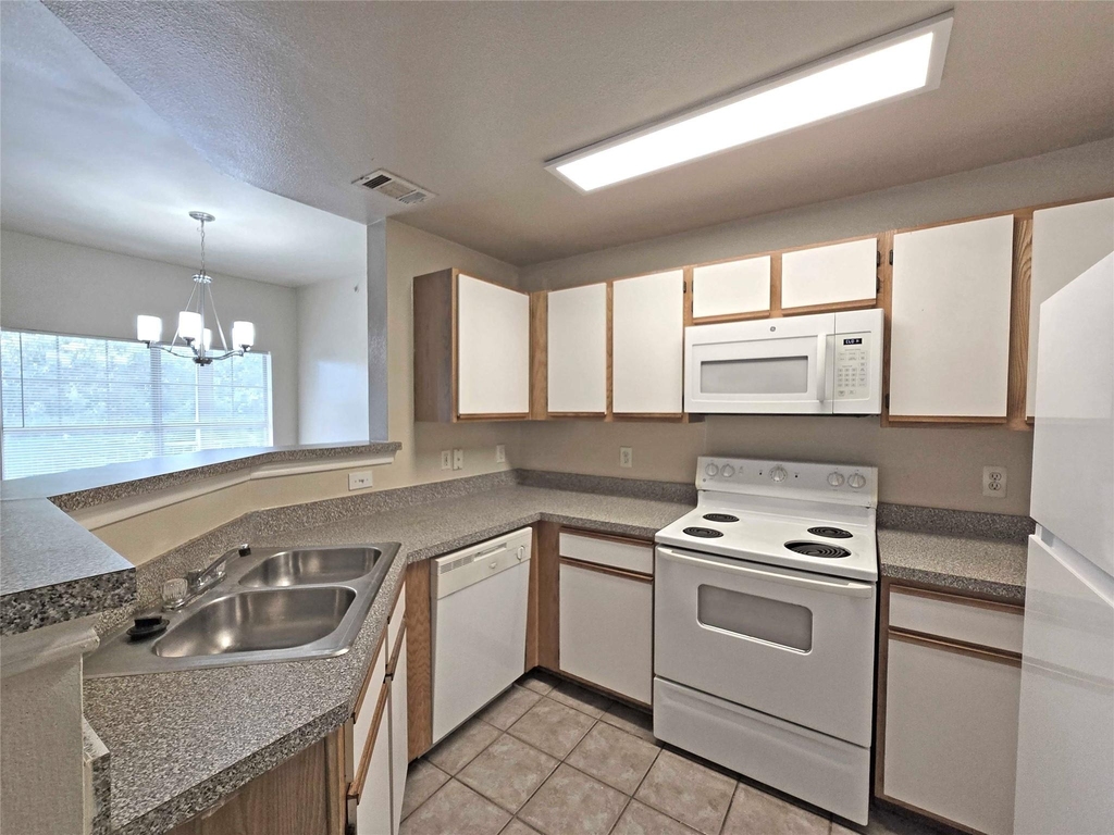 2320 Gracy Farms Ln - Photo 1
