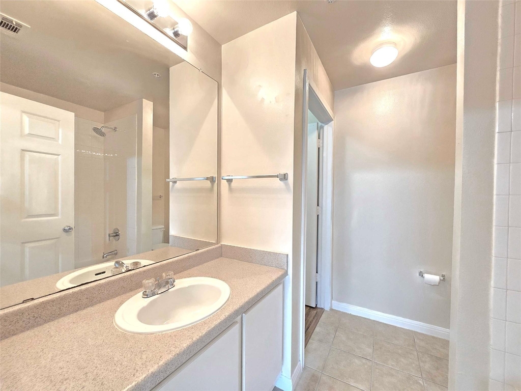 2320 Gracy Farms Ln - Photo 7