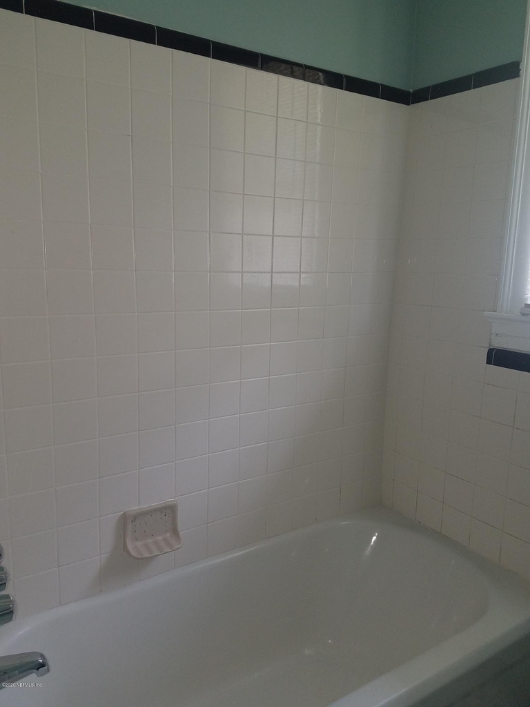205 E 44th Street - Photo 9