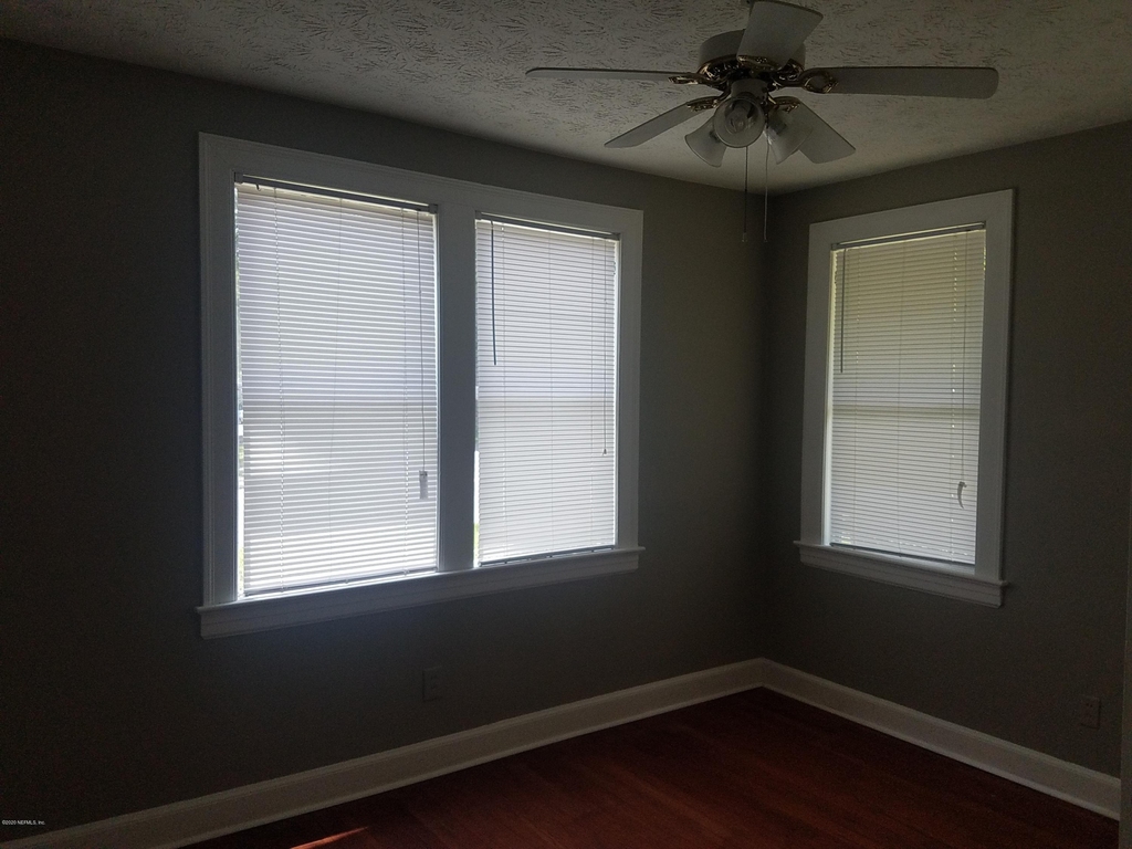 205 E 44th Street - Photo 12