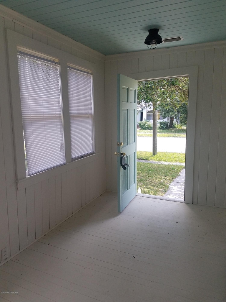 205 E 44th Street - Photo 3