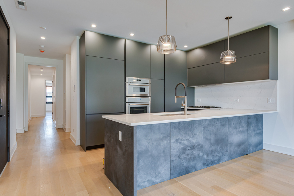 1522 W Chicago Avenue - Photo 2
