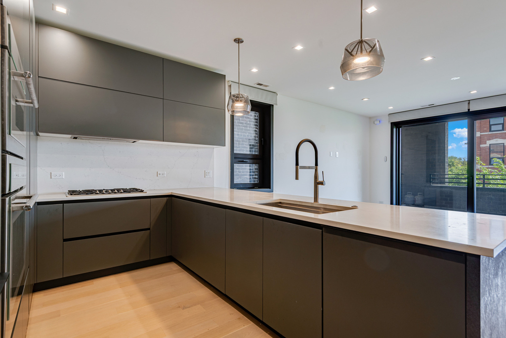 1522 W Chicago Avenue - Photo 3
