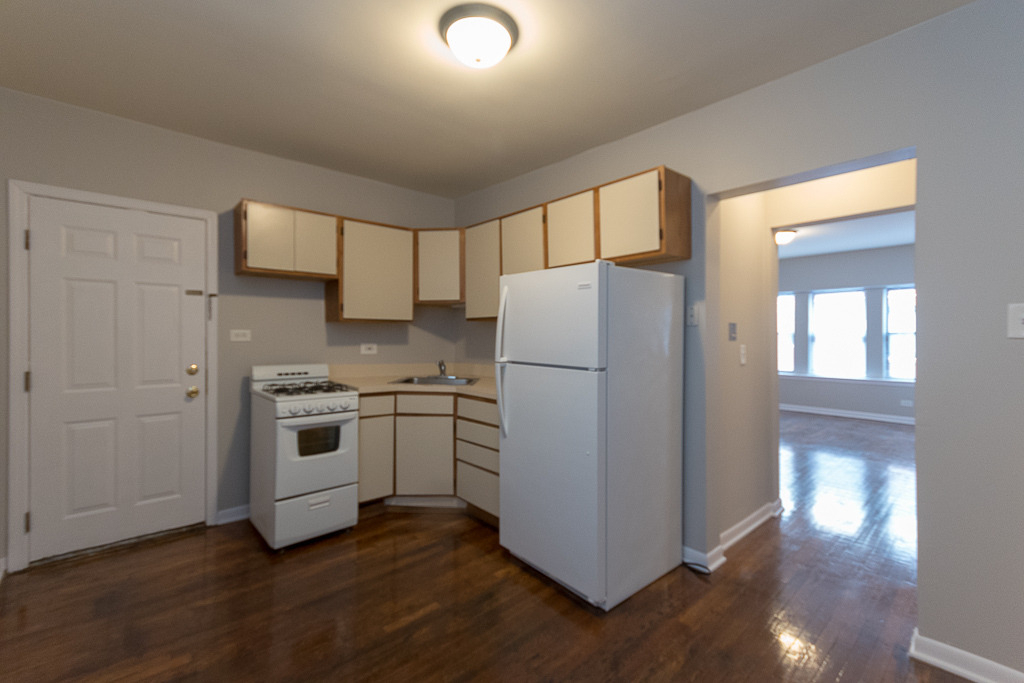 5748 N Winthrop Avenue - Photo 6