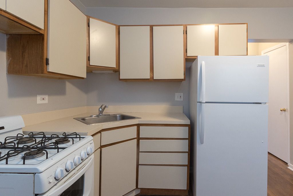 5748 N Winthrop Avenue - Photo 2