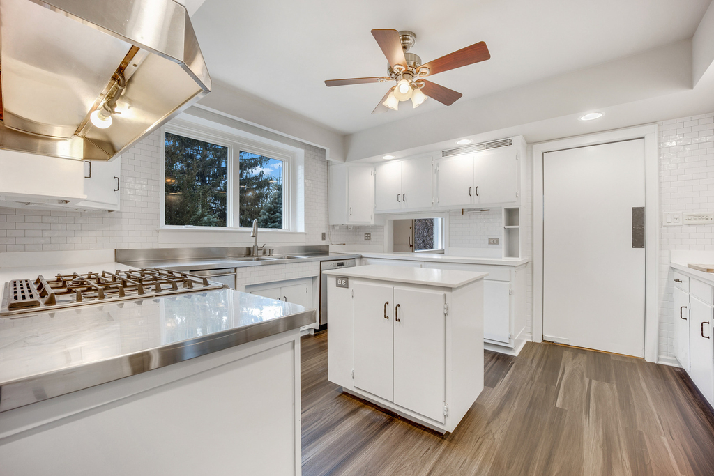 120 E 8th Street - Photo 8