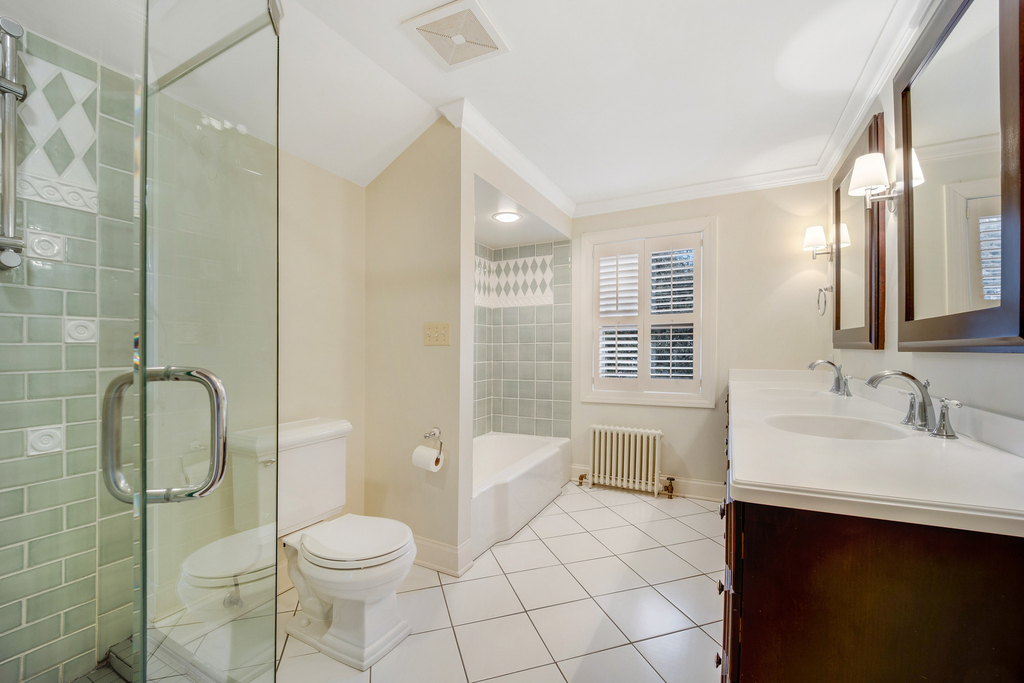 120 E 8th Street - Photo 18