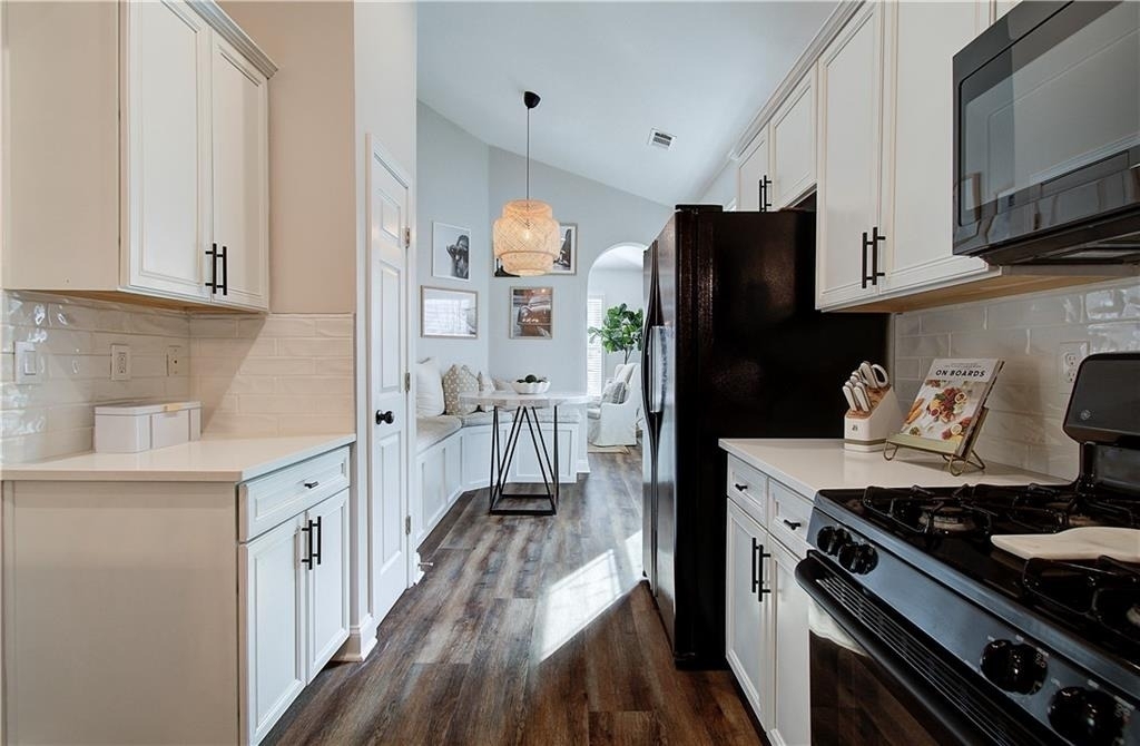 3822 Carriage House Drive - Photo 8