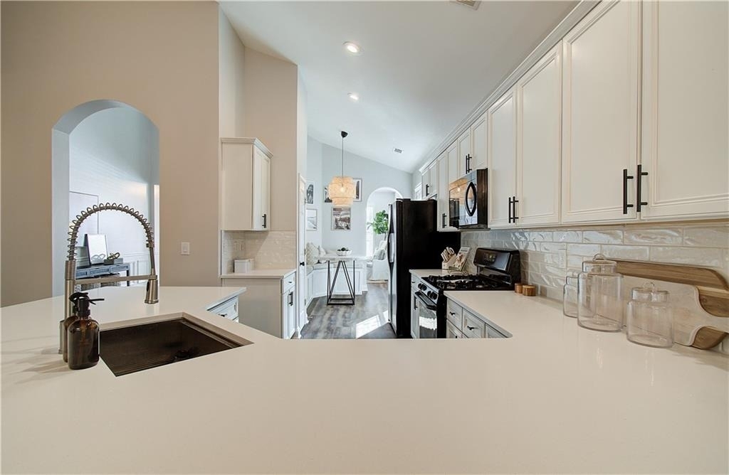 3822 Carriage House Drive - Photo 5
