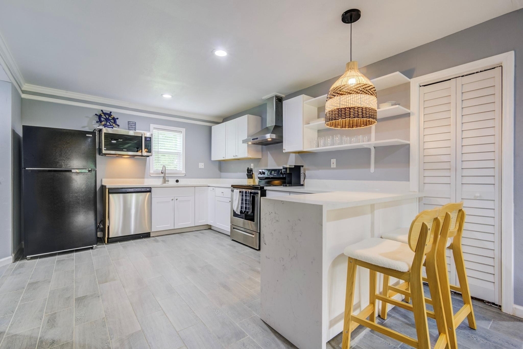541 Circle Drive - Photo 8