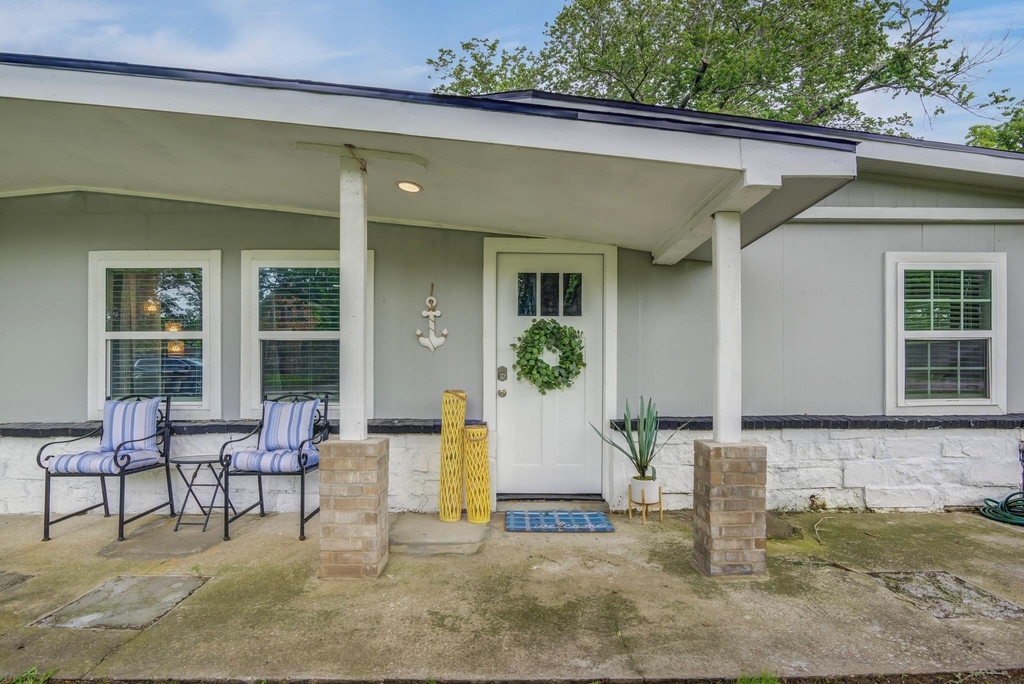 541 Circle Drive - Photo 3