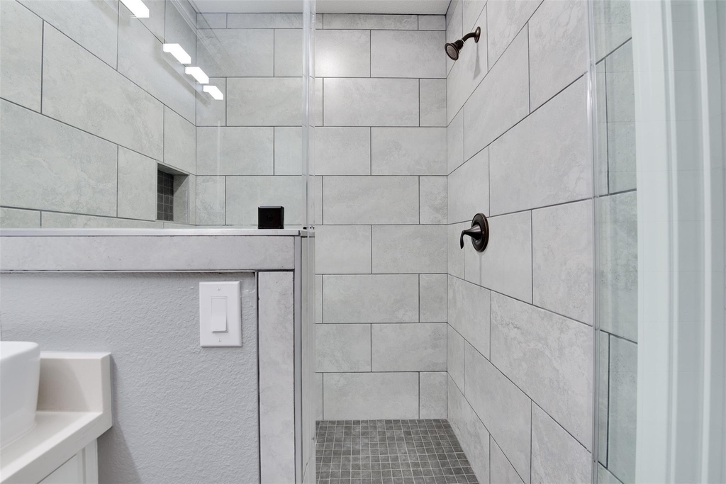 10622 Rustling Oaks Drive - Photo 10