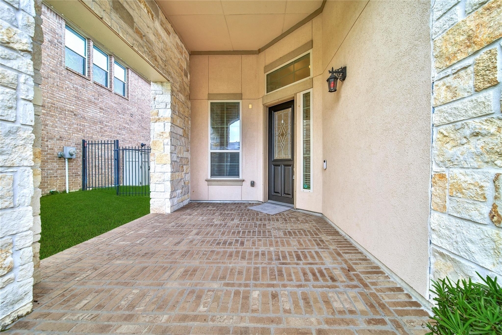 27 Waterfall Way - Photo 2