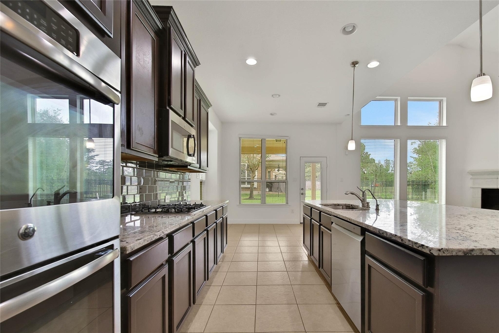 27 Waterfall Way - Photo 7