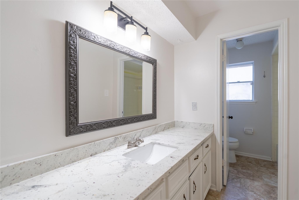 12910 Shady Knoll Lane - Photo 10