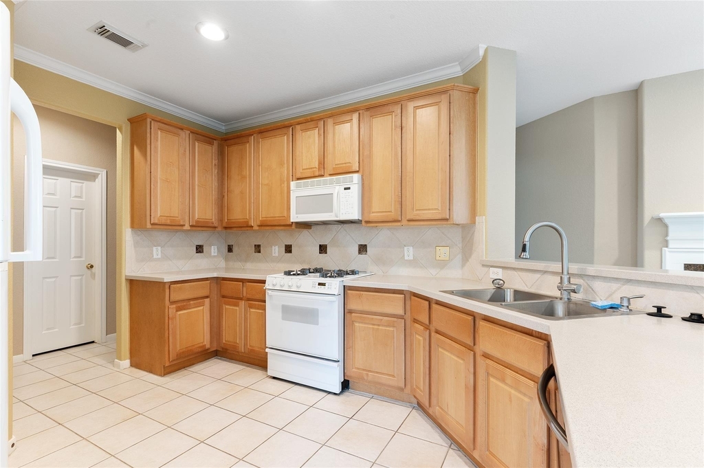 4302 Countryoaks Court - Photo 9