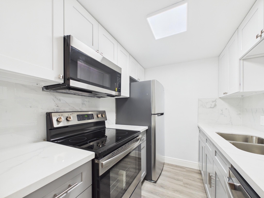 7510 Hornwood Drive - Photo 5