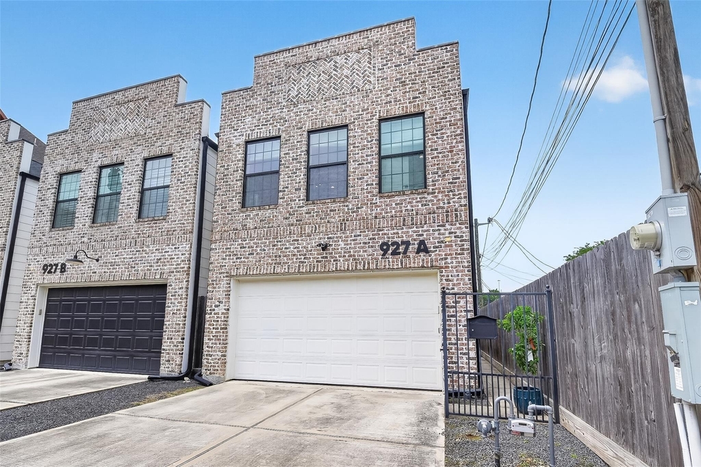 927 W 25th Street - Photo 0