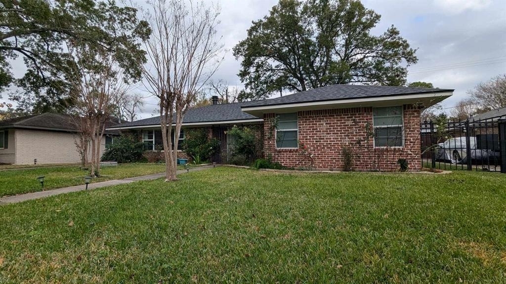 5306 Briarbend Drive - Photo 1