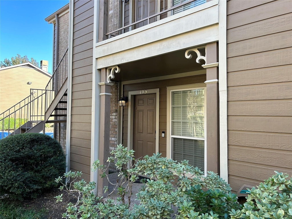 1880 White Oak Drive - Photo 1