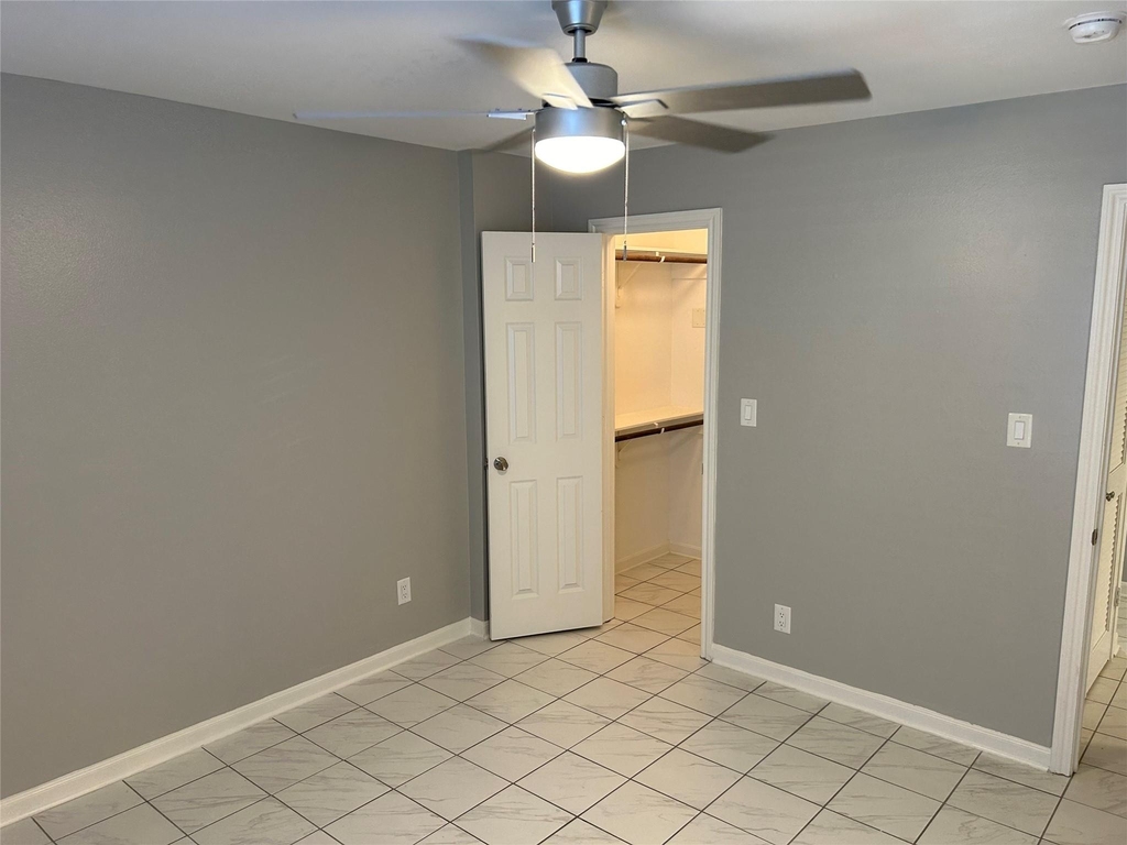 1880 White Oak Drive - Photo 9