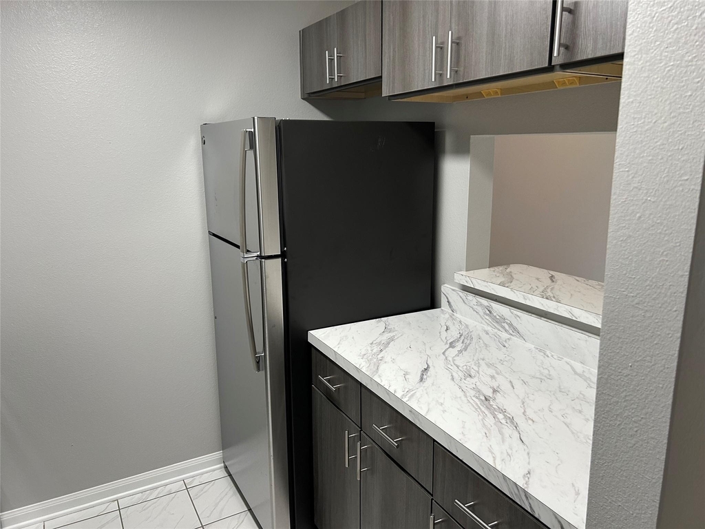 1880 White Oak Drive - Photo 11