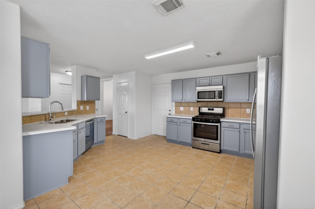 20506 Fairworth Place Lane - Photo 11