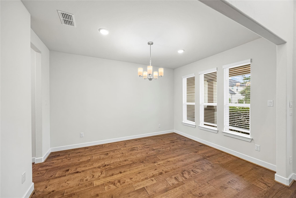 4627 Clear Creek Drive - Photo 2