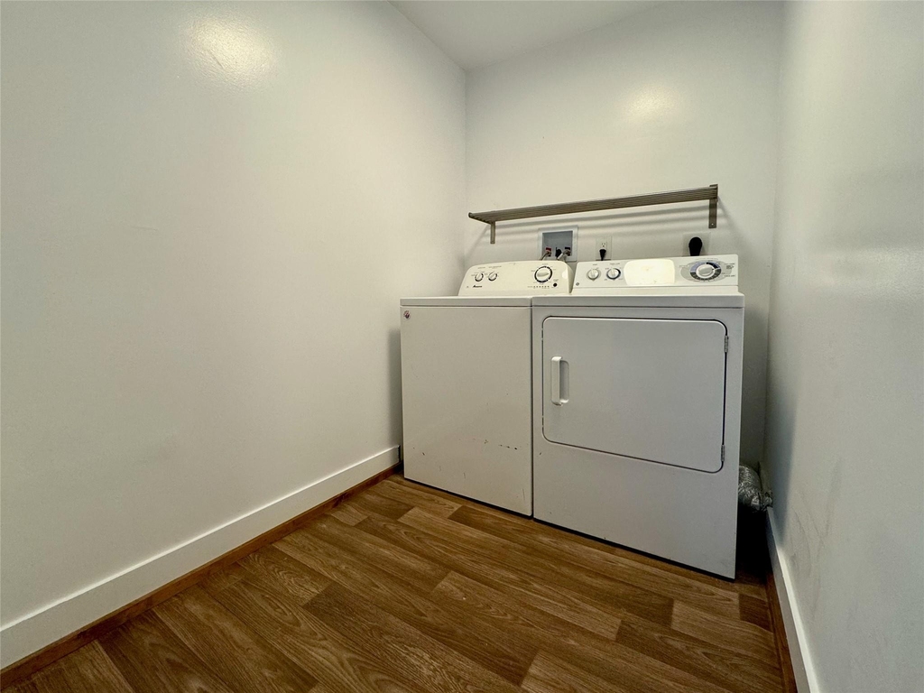 2413 Woodhead Street - Photo 9