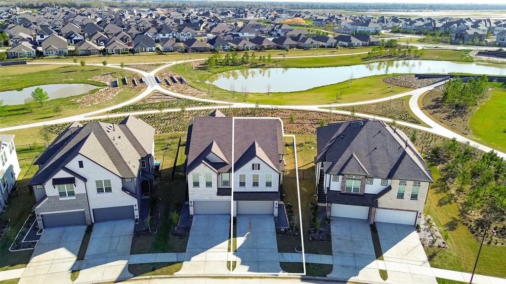 21163 Medina River Drive - Photo 2