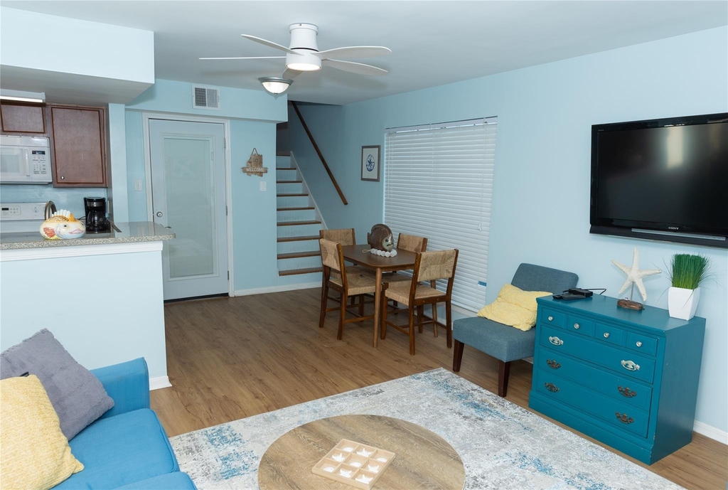 3506 Cove View Boulevard - Photo 1