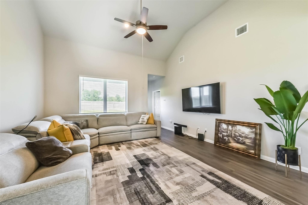 4907 Luke Mathew Drive - Photo 3