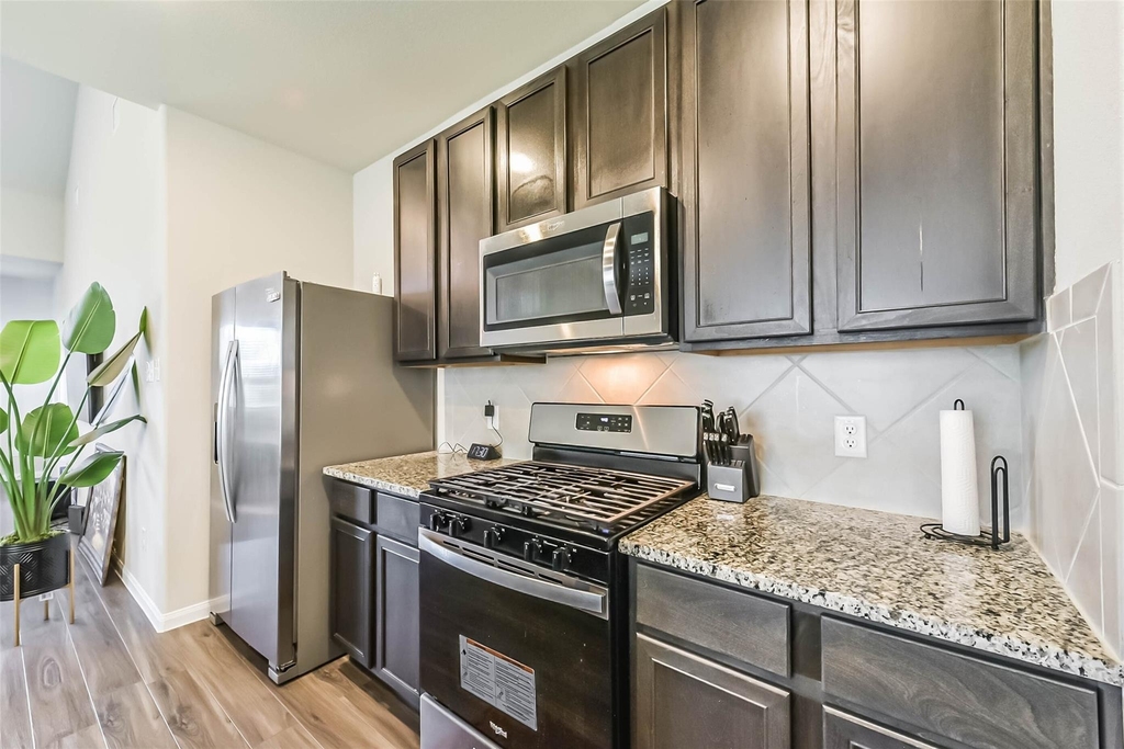 4907 Luke Mathew Drive - Photo 11