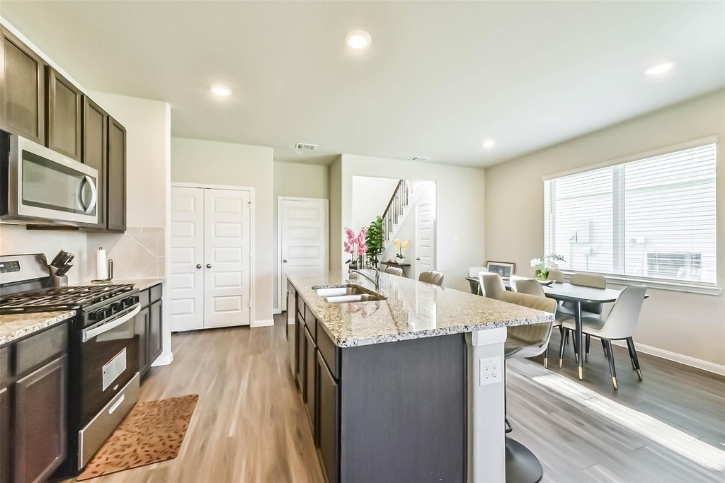 4907 Luke Mathew Drive - Photo 7
