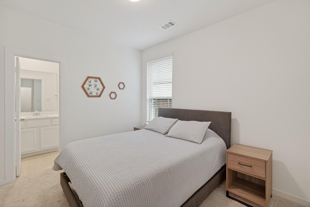 8145 Overland Grove - Photo 29