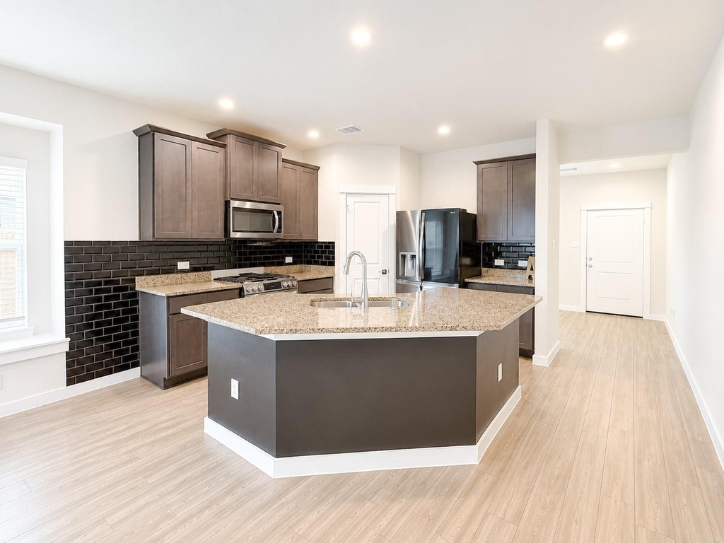 323 Bennett Street - Photo 2