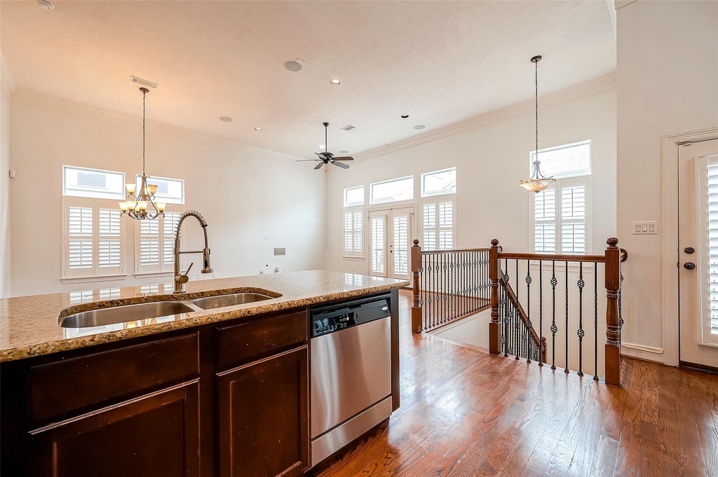 5608 Kansas Street - Photo 8