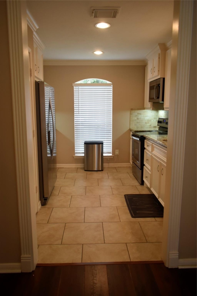 10519 N Newpark Drive - Photo 5