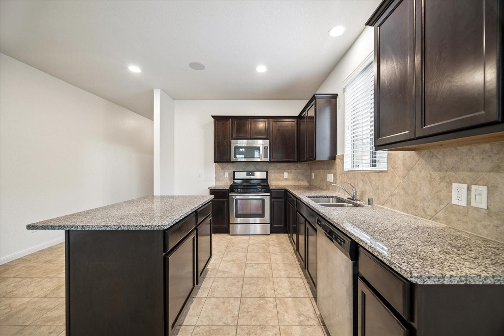 5810 Banyan Oak Court - Photo 8