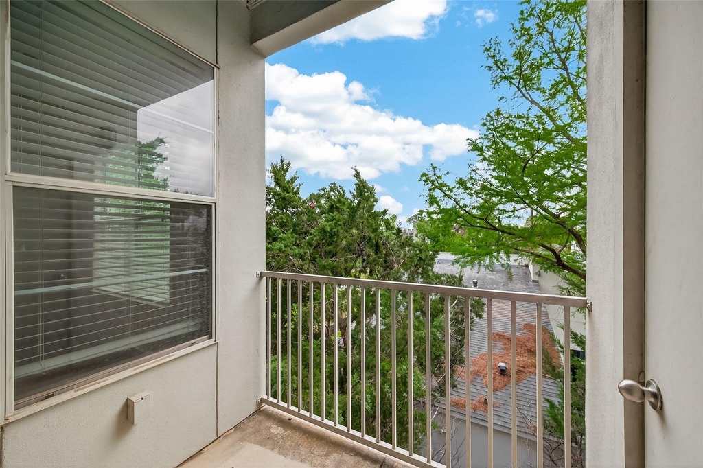 1441 East Street - Photo 5