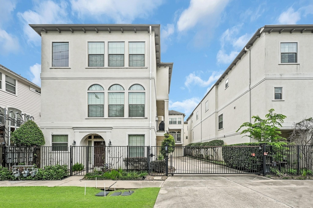 1204 Cohn Street - Photo 1
